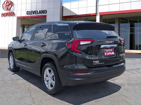Used 2024 GMC Terrain SLE AWD/4WD image 5