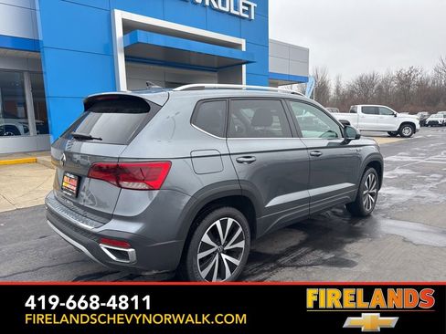 Used 2023 Volkswagen Taos SE image 7