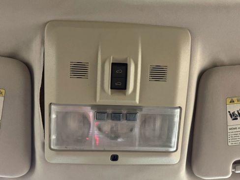 Used 2014 Land Rover LR4 HSE LUX image 37