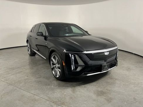 Certified 2024 Cadillac Lyriq Luxury RWD image 2