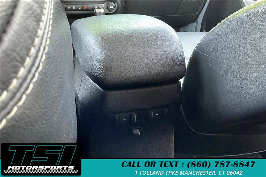 Used 2014 Jeep Wrangler Unlimited Sahara w/ Dual Top Group AWD/4WD image 34