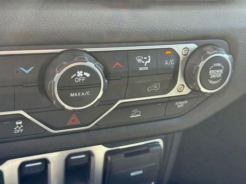 Certified 2024 Jeep Wrangler Sport S image 21