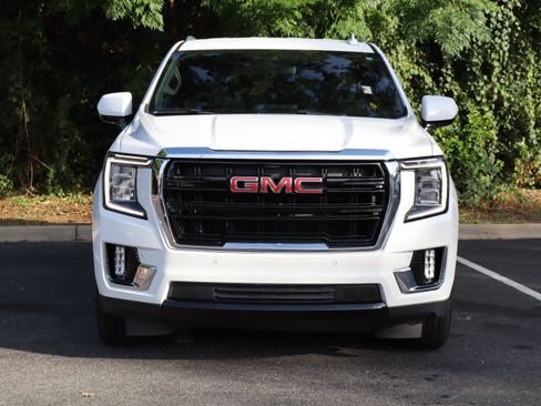 Used 2022 GMC Yukon SLE w/ Gmc Pro Safety Plus Package RWD image 3