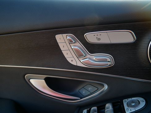 Used 2022 Mercedes-Benz GLC 300 GLC 300 image 27