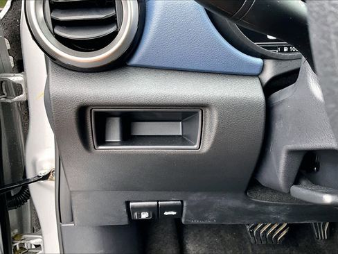 Certified 2025 Nissan Versa SV w/ Trunk Package FWD image 32