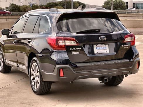 Used 2018 Subaru Outback 3.6R Touring AWD/4WD image 5