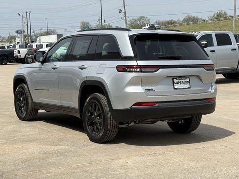New 2026 Jeep Grand Cherokee 4WD image 10