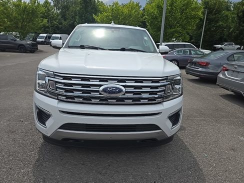 Used 2018 Ford Expedition Limited w/ Equipment Group 301A AWD/4WD image 3