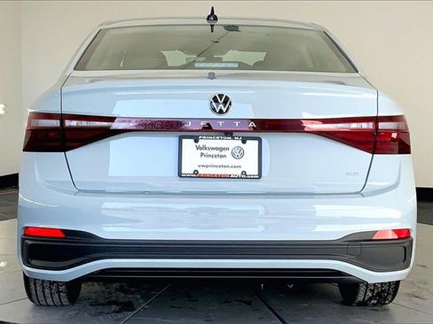 New 2026 Volkswagen Jetta SE image 5