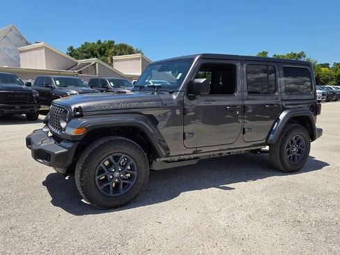 Used 2026 Jeep Wrangler Unlimited Sport AWD/4WD image 3