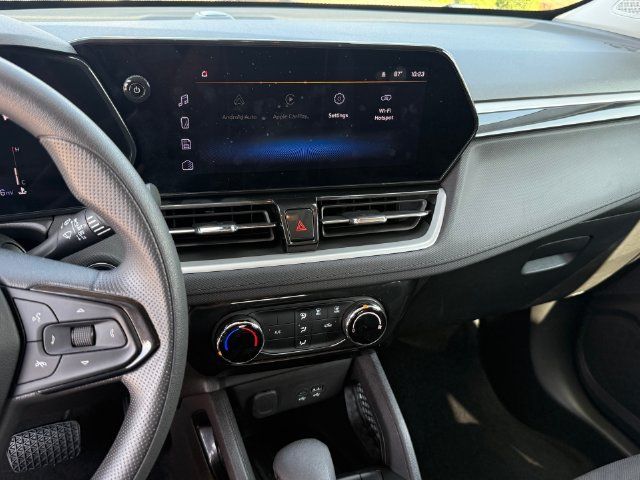 Used 2025 Chevrolet TrailBlazer LT FWD image 17