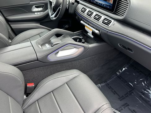New 2026 Mercedes-Benz GLS 450 4MATIC image 16