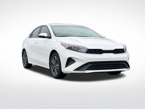 Used 2024 Kia Forte LXS w/ LXS Technology Package FWD image 1