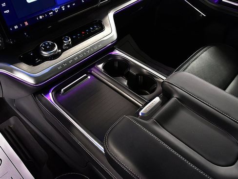 Used 2025 Ford Expedition Max Platinum image 24