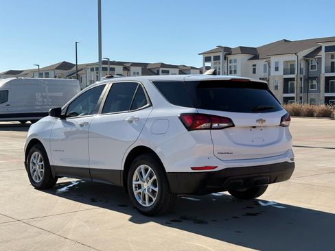 Used 2024 Chevrolet Equinox LS w/ LS Convenience Package image 5
