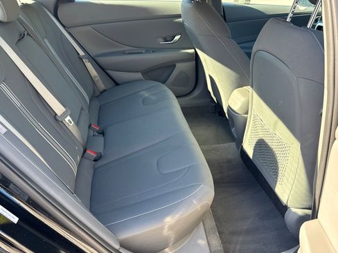 Certified 2025 Hyundai Elantra SEL image 15