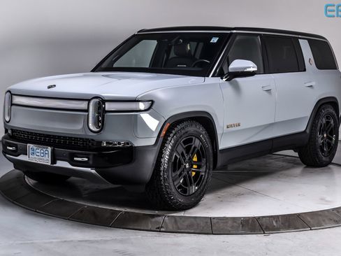 Used 2022 Rivian R1S Launch Edition image 2
