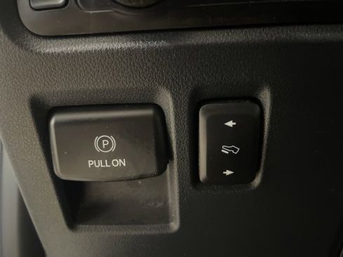 Used 2022 Ford F150 Lariat w/ Equipment Group 502A High image 33