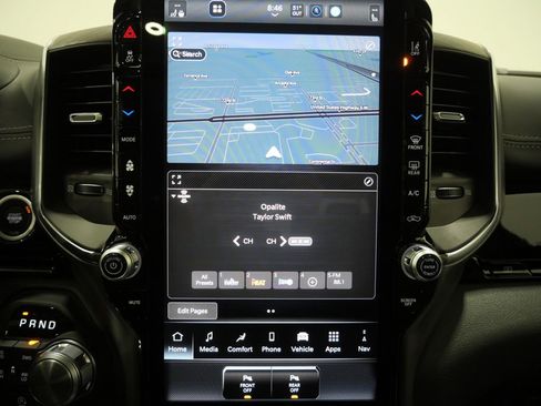 New 2026 RAM 1500 Laramie AWD/4WD image 17