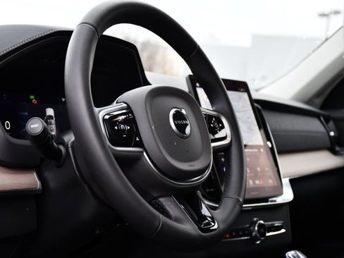 Certified 2025 Volvo XC90 B6 Plus image 10