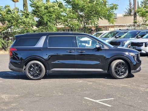 New 2026 Kia Carnival SX FWD image 3