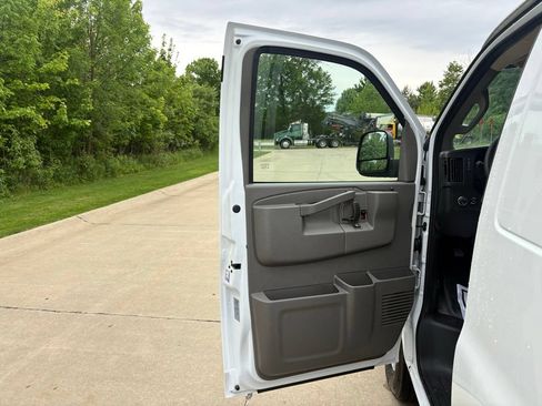 New 2026 Chevrolet Express 3500 w/ Driver Convenience Package RWD image 13