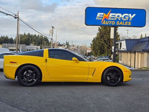 Used 2006 Chevrolet Corvette Coupe w/ Preferred Equipment Group image 2