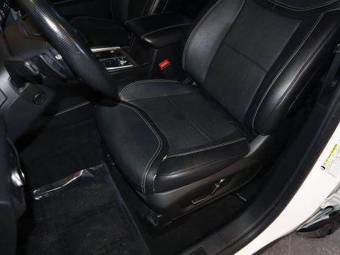 Used 2020 Ford Explorer ST w/ Premium Technology Package AWD/4WD image 33