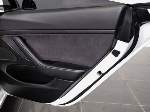 Used 2020 Tesla Model 3 Standard Range Plus image 45