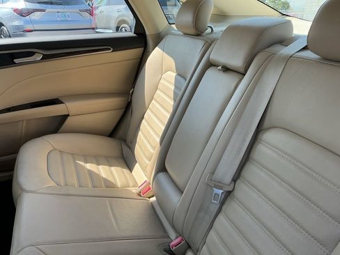Used 2014 Ford Fusion SE w/ Equipment Group 202A FWD image 24