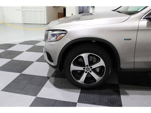 Used 2019 Mercedes-Benz GLC 350e 4MATIC image 9