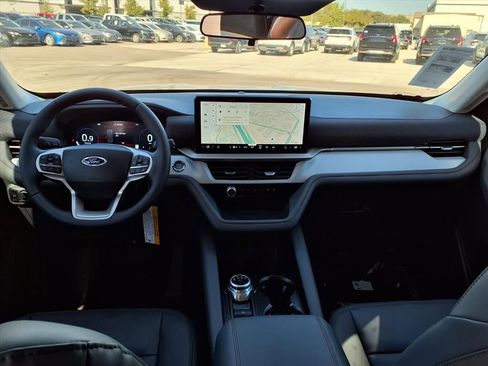 New 2026 Ford Explorer Active w/ Active Comfort Package image 7