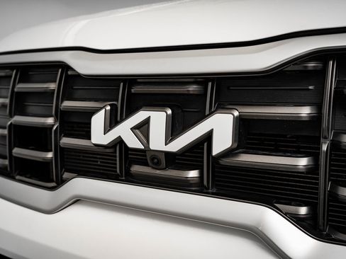 Used 2023 Kia Telluride SX image 3