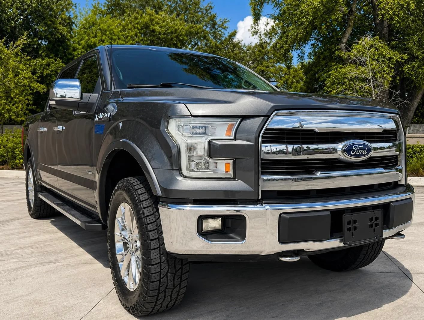 Used 2015 Ford F150 Lariat w/ Equipment Group 502A Luxury AWD/4WD image 3
