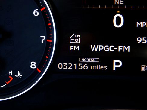 Used 2025 Mitsubishi Outlander SE AWD/4WD image 26