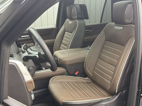 Used 2026 GMC Yukon Denali Ultimate AWD/4WD image 31