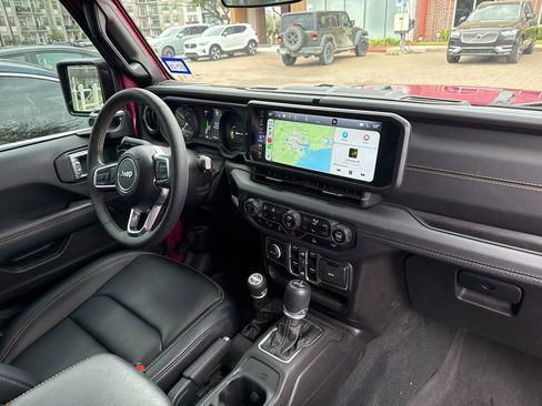 Used 2024 Jeep Wrangler Unlimited Sahara image 11