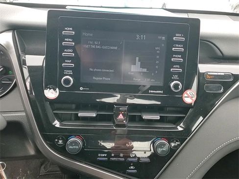 Used 2024 Toyota Camry SE image 17