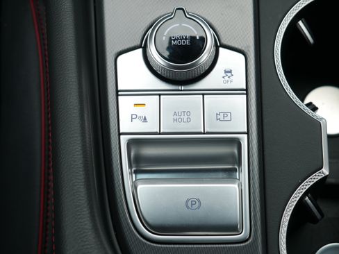 Used 2024 Genesis G70 2.5T w/ Sport Prestige Package image 24