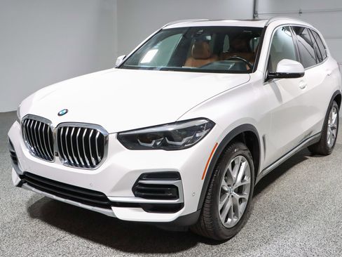 Used 2023 BMW X5 sDrive40i w/ Climate Comfort Package image 32