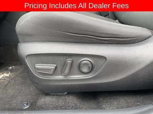 Used 2024 Toyota RAV4 XLE AWD/4WD image 21