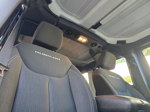 Used 2016 Jeep Wrangler Unlimited Rubicon w/ Connectivity Group AWD/4WD image 20
