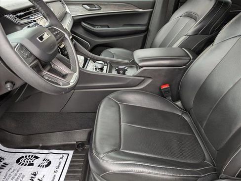 Used 2024 Jeep Grand Cherokee Limited 4xe image 16