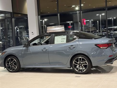New 2025 Nissan Sentra SR image 17