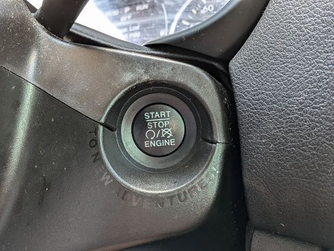 Used 2020 Jeep Renegade Latitude image 29