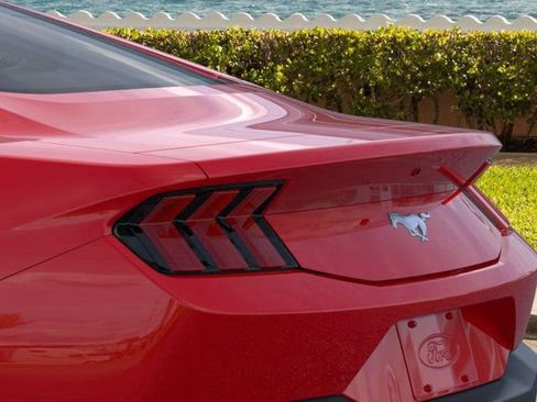 Used 2024 Ford Mustang Coupe RWD image 22