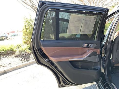 Used 2025 BMW X7 xDrive40i image 15