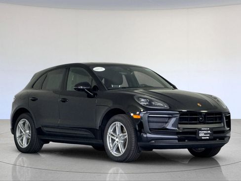 Certified 2026 Porsche Macan AWD/4WD image 10