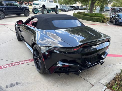Used 2022 Aston Martin V8 Vantage Roadster RWD image 7