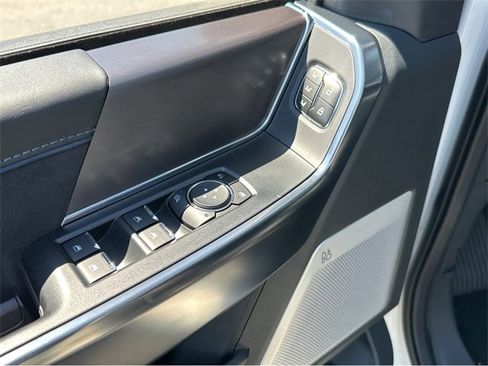 New 2025 Ford F150 Platinum w/ Equipment Group 702A High image 39